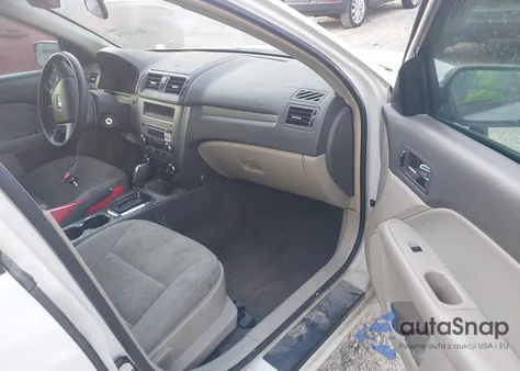 2011 Ford Fusion S из США, поврежденный, VIN 3FAHP0GA7BR317358